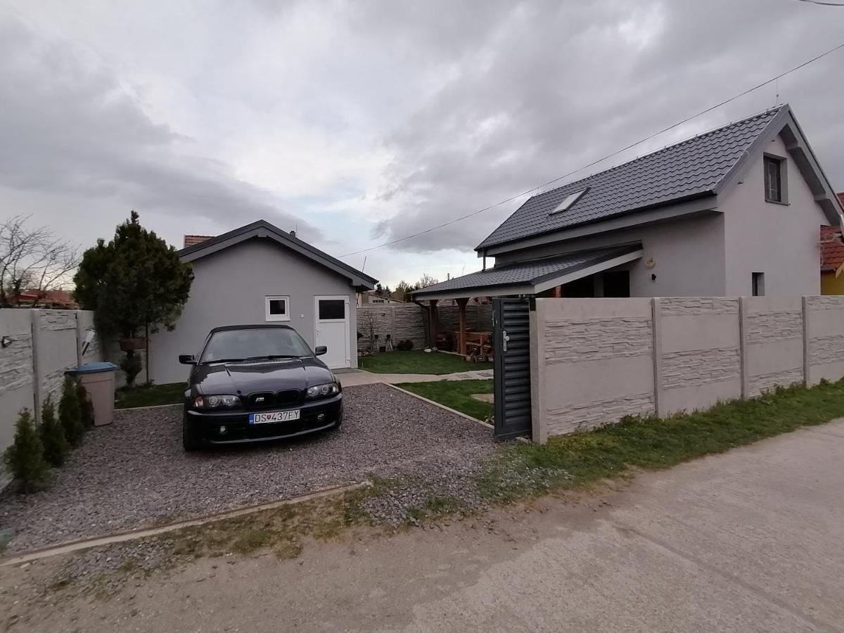 Willa Vikendovy Dom Hlboka Dunajská Streda Zewnętrze zdjęcie